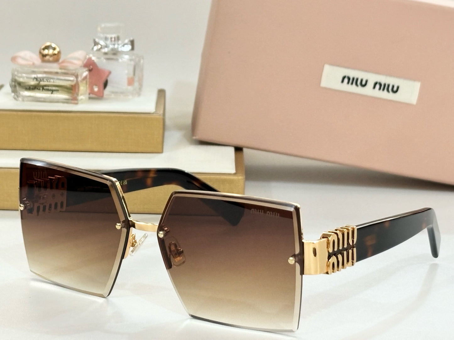 LOGO SQUARE SUNGLASSES MU117AV IN ACETATE - Grey Smoke