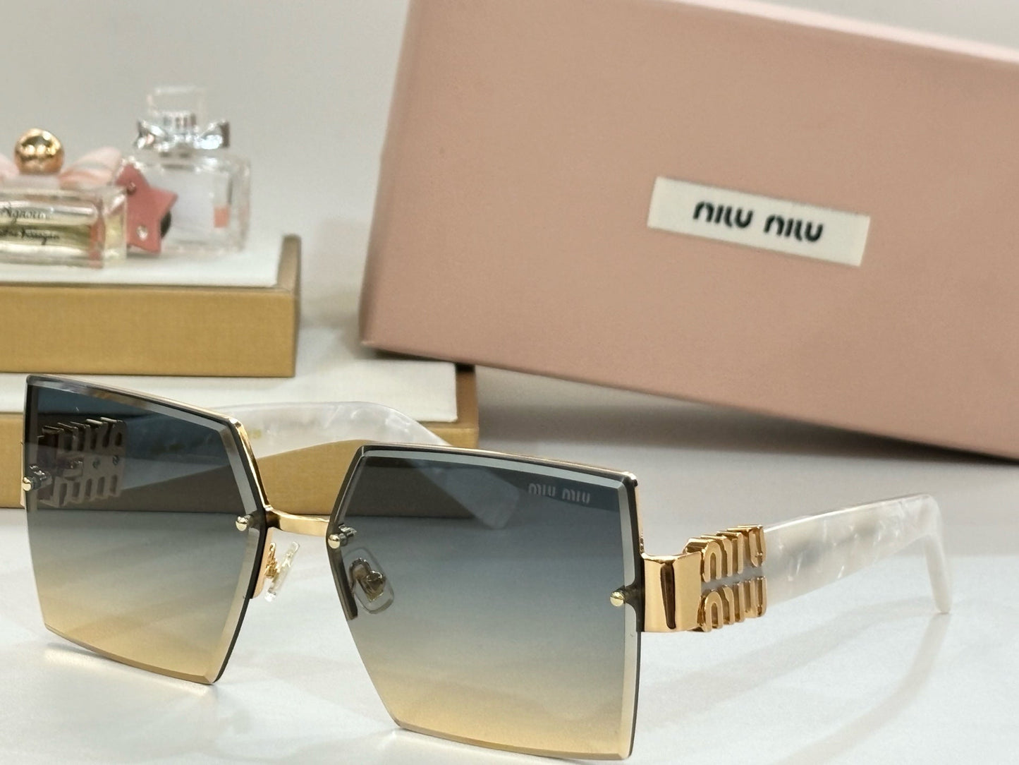 LOGO SQUARE SUNGLASSES MU117AV IN ACETATE - Grey Smoke