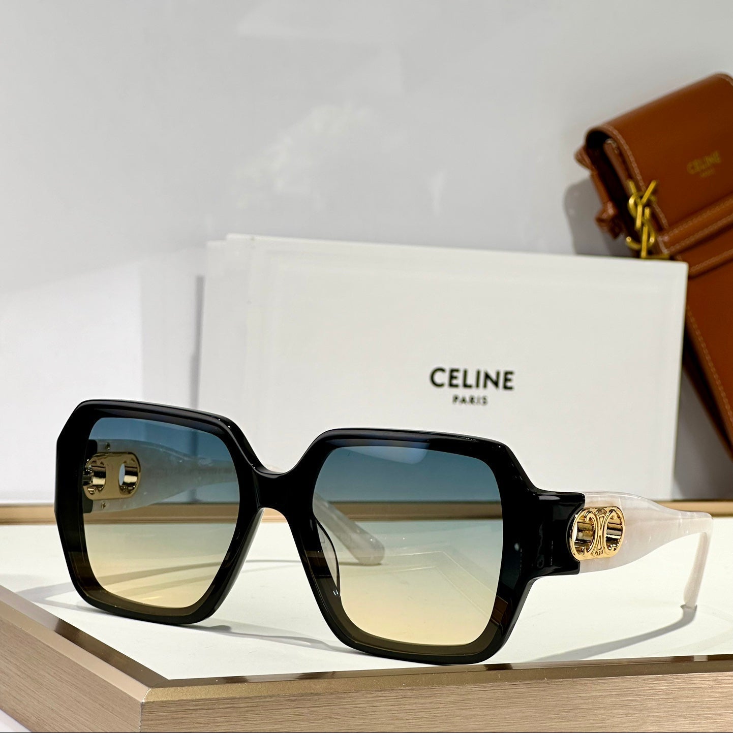 TRIOMPHE SUNGLASS CL40251U IN ACETATE - BLACK-WHITE