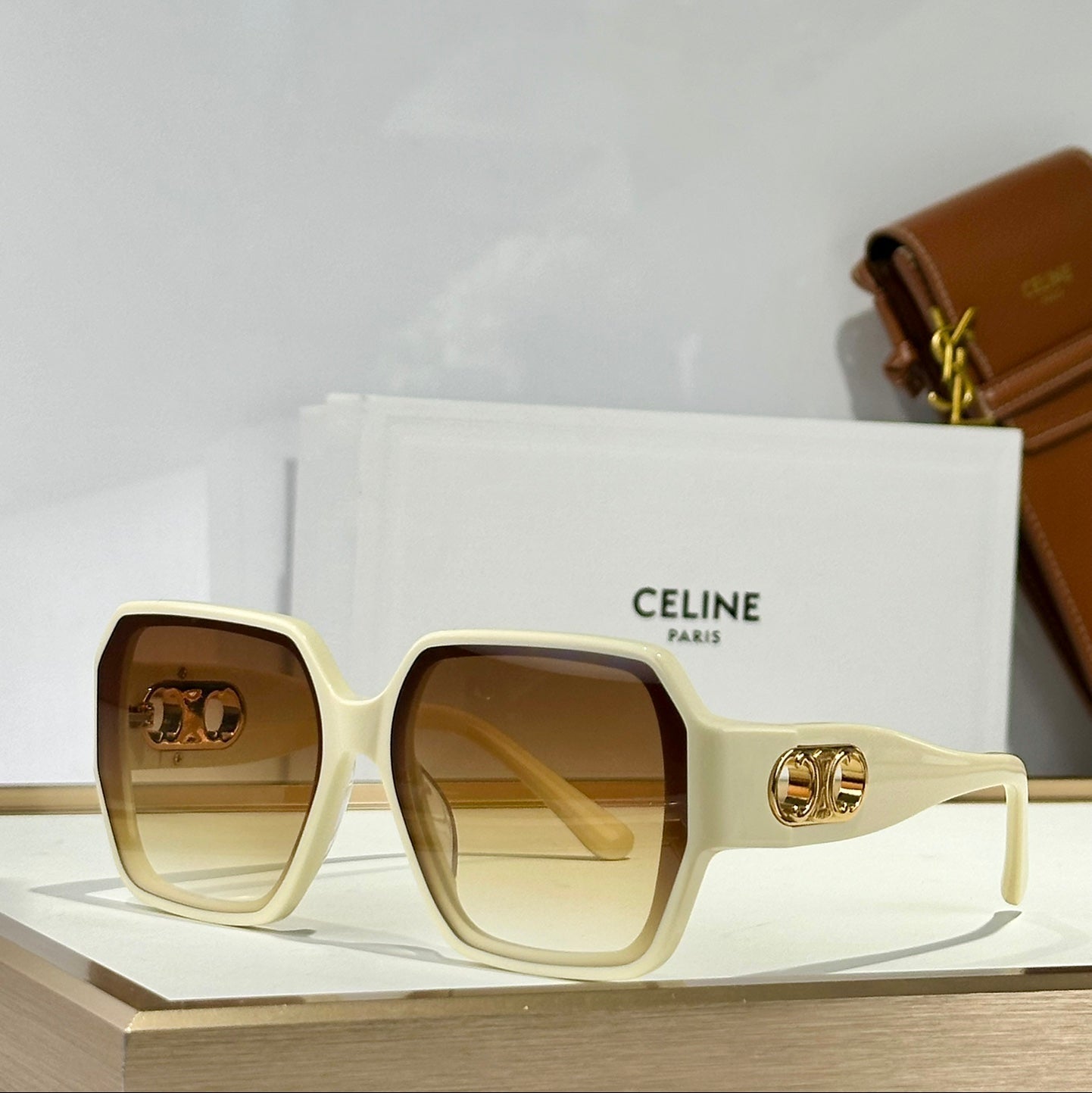 TRIOMPHE SUNGLASS CL40251U IN ACETATE - BLACK-WHITE