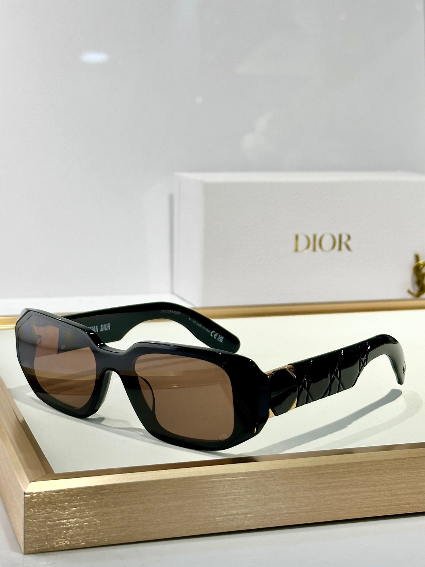 MONTAIGNE SUNGLASS LABY99.22 A3I IN ACETATE - Black/Brown