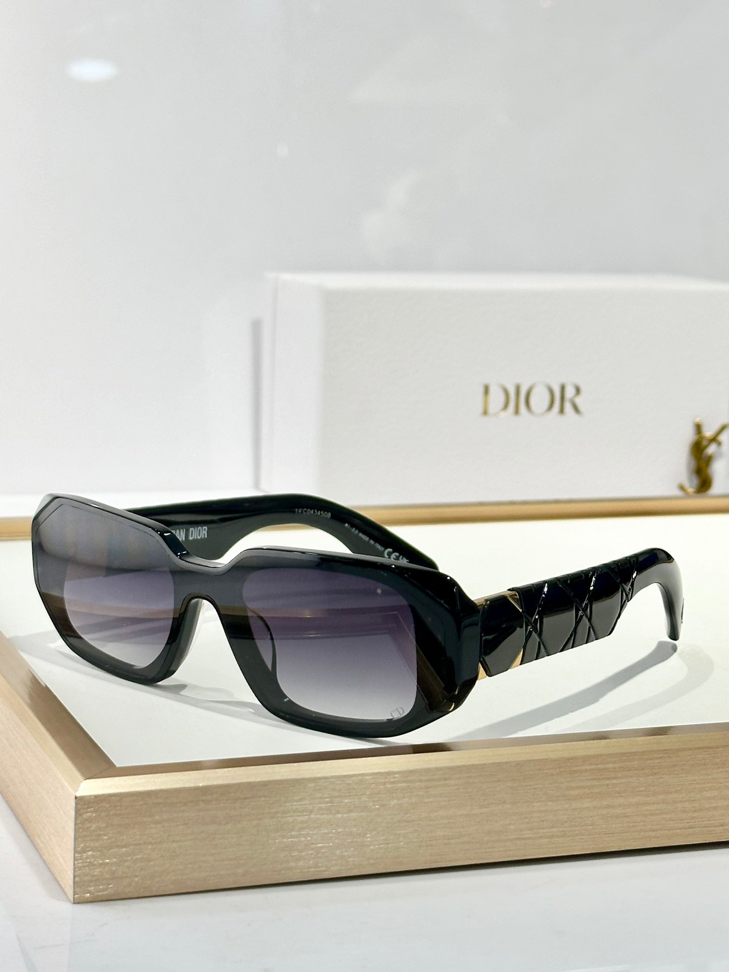MONTAIGNE SUNGLASS LABY99.22 A3I IN ACETATE - Black/Brown