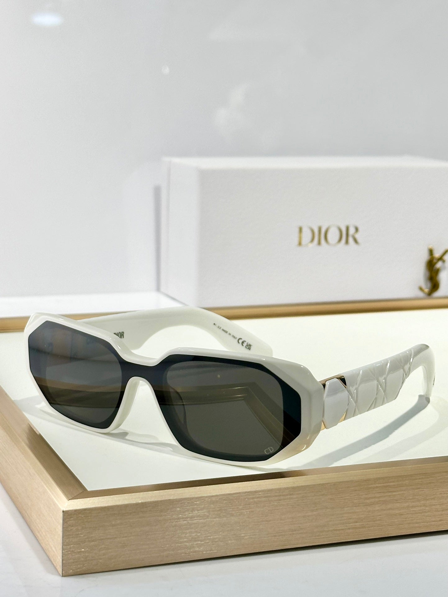 MONTAIGNE SUNGLASS LABY99.22 A3I IN ACETATE - Black/Brown