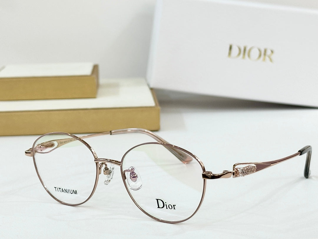 MONTAIGNE SUNGLASS CD 0269/S IN TITANE EMBELLISHES STONES - Rose Pink
