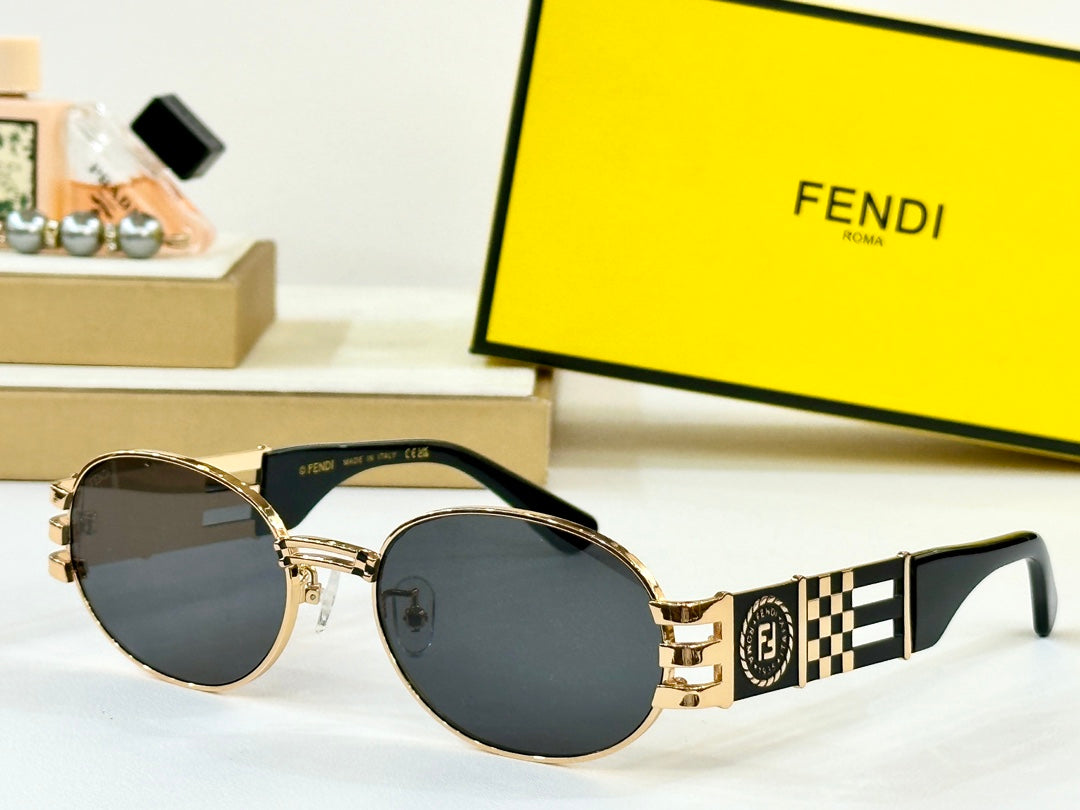 FIRST CRYSTAL CHUNKY OVAL FRAME SUNGLASSES 7078 IN METAL - Mirrored silver