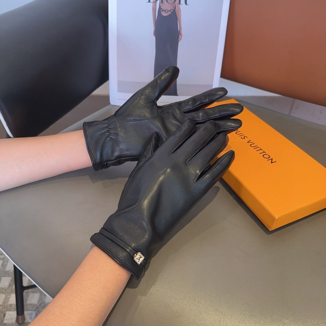 LV GLOVES IN BLACK LAMBSKIN 466818 - M