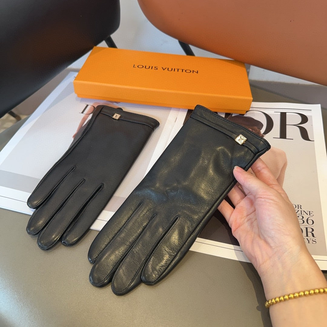 LV GLOVES IN BLACK LAMBSKIN 466818 - M