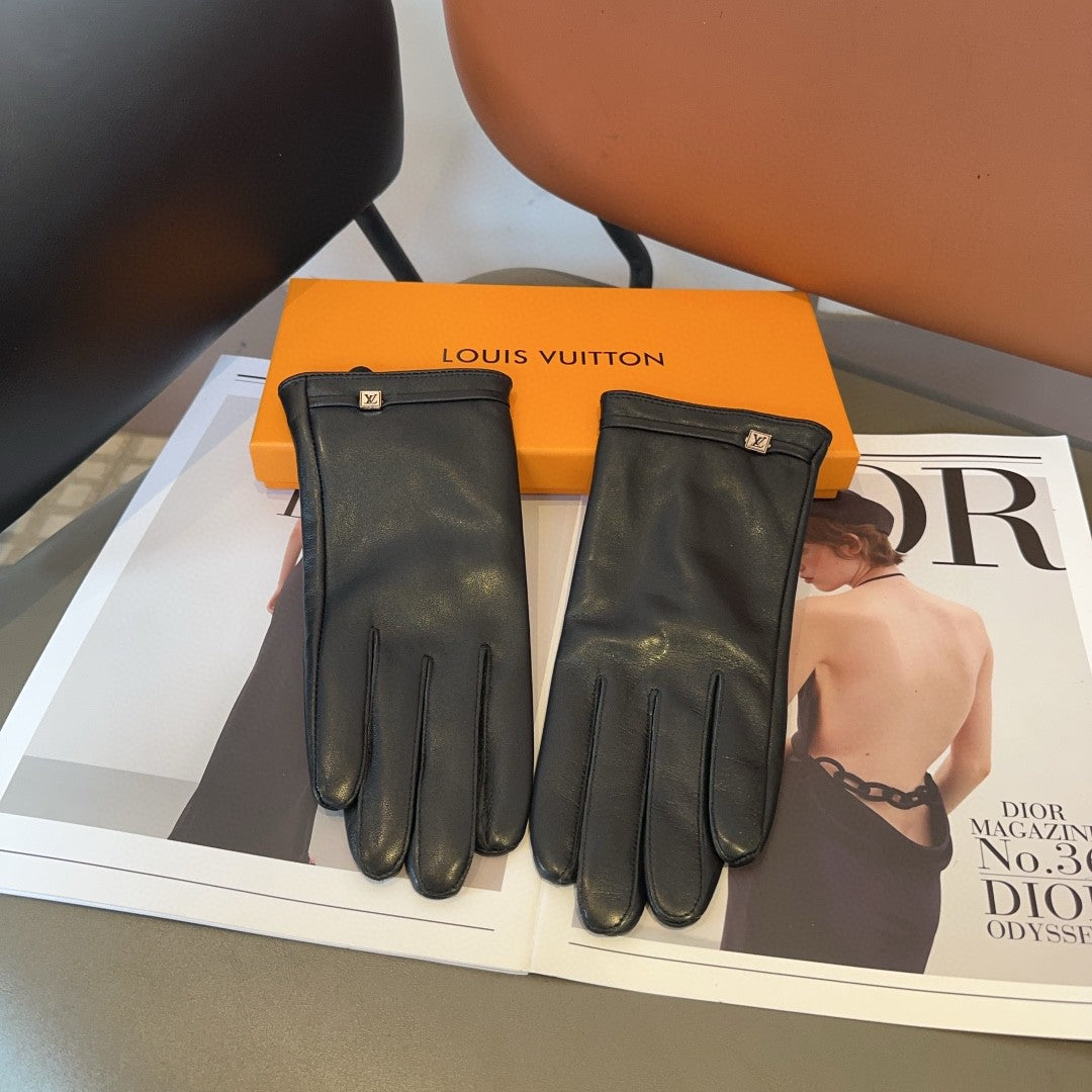 LV GLOVES IN BLACK LAMBSKIN 466818 - M