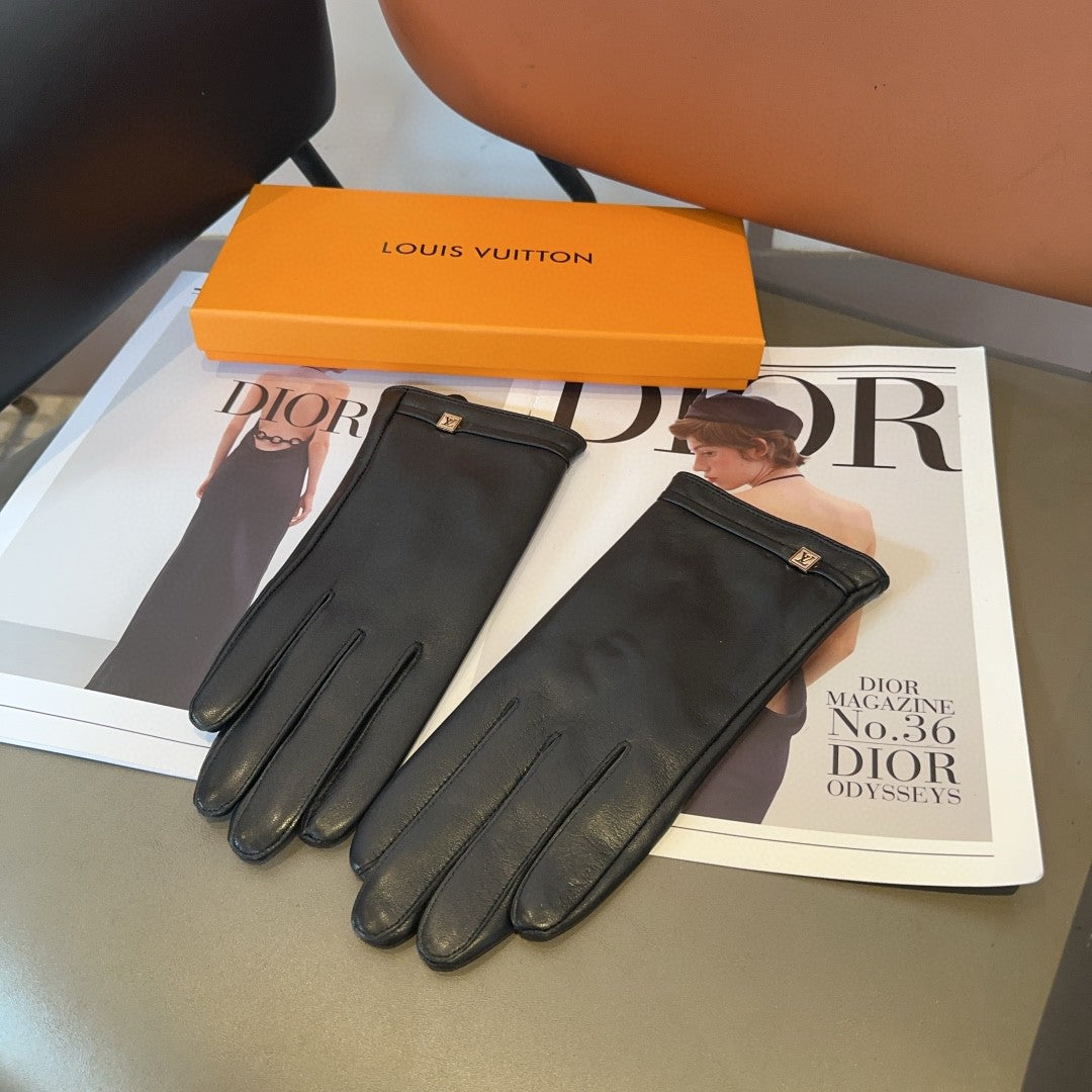 LV GLOVES IN BLACK LAMBSKIN 466818 - M