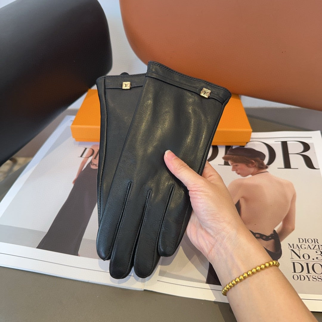 LV GLOVES IN BLACK LAMBSKIN 466818 - M