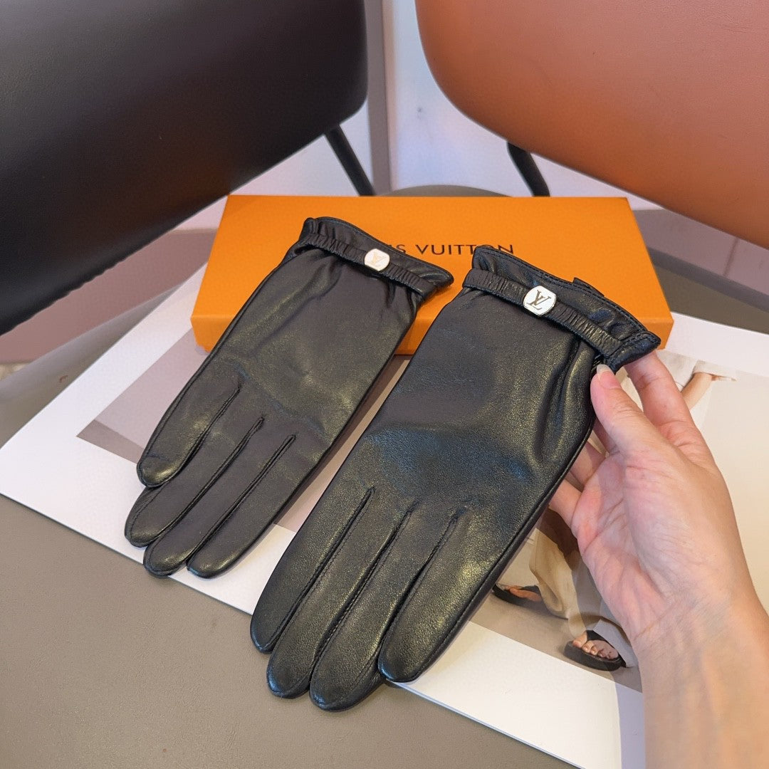LV GLOVES IN BLACK LAMBSKIN 462377 - M