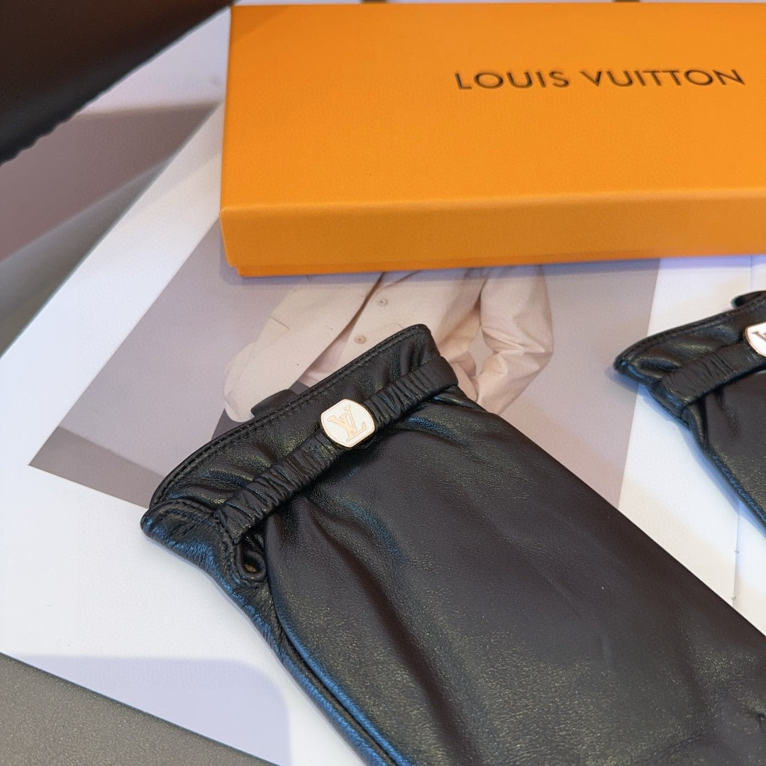 LV GLOVES IN BLACK LAMBSKIN 462377 - M
