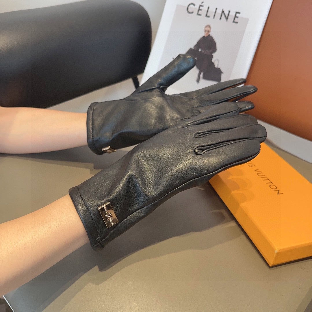 LV GLOVES IN BLACK LAMBSKIN 463894 - M