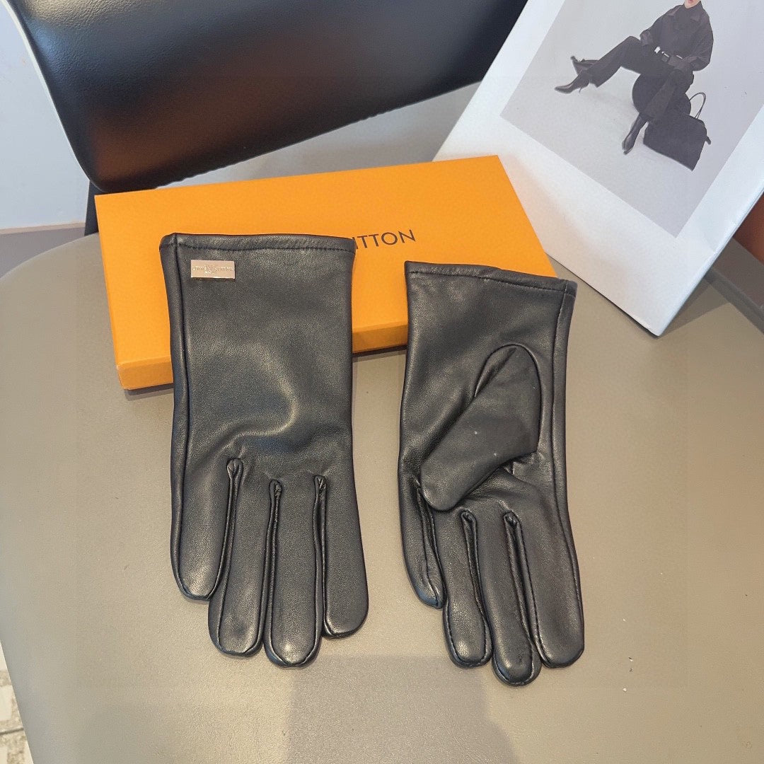 LV GLOVES IN BLACK LAMBSKIN 463894 - M