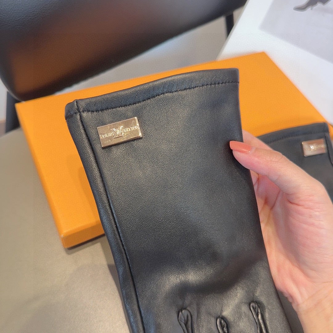 LV GLOVES IN BLACK LAMBSKIN 463894 - M