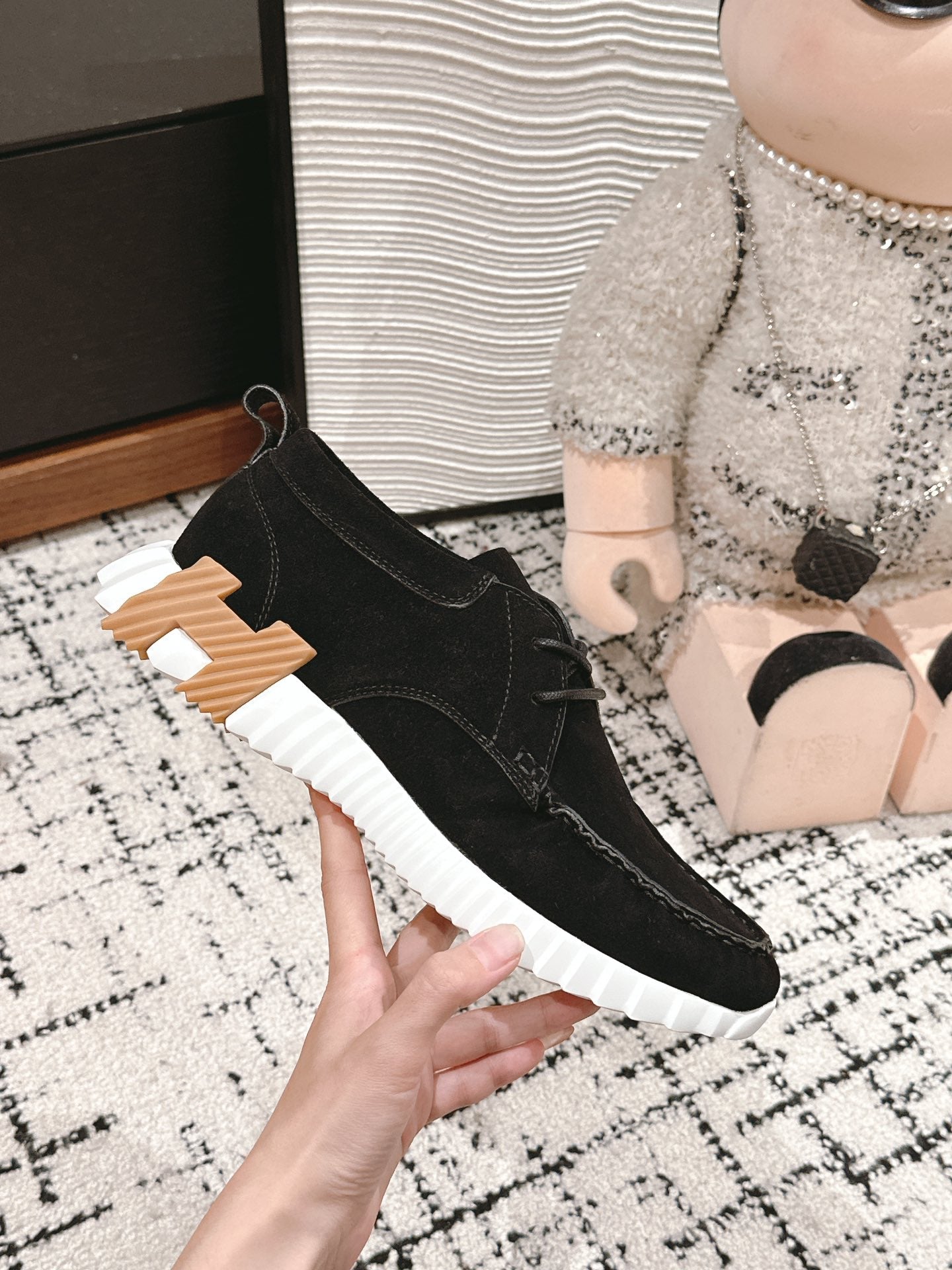 INCREASE SNEAKER IN BLACK SUEDE - 34