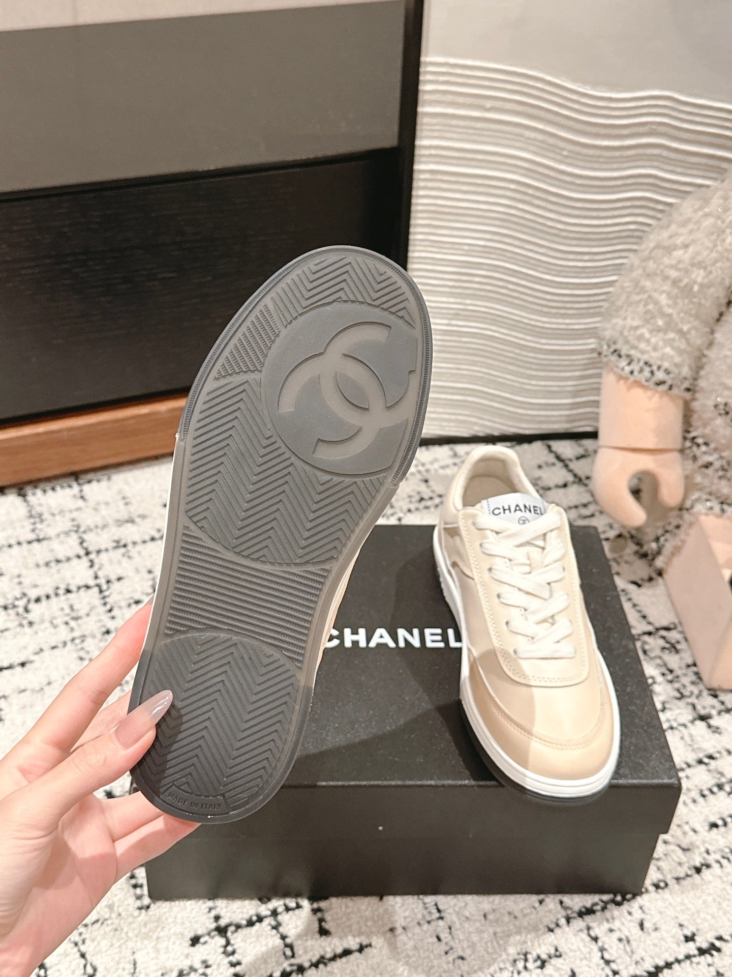 SNEAKER IN BISQUE BEIGE HAND-POLISHED CALFSKIN 977827 - 35