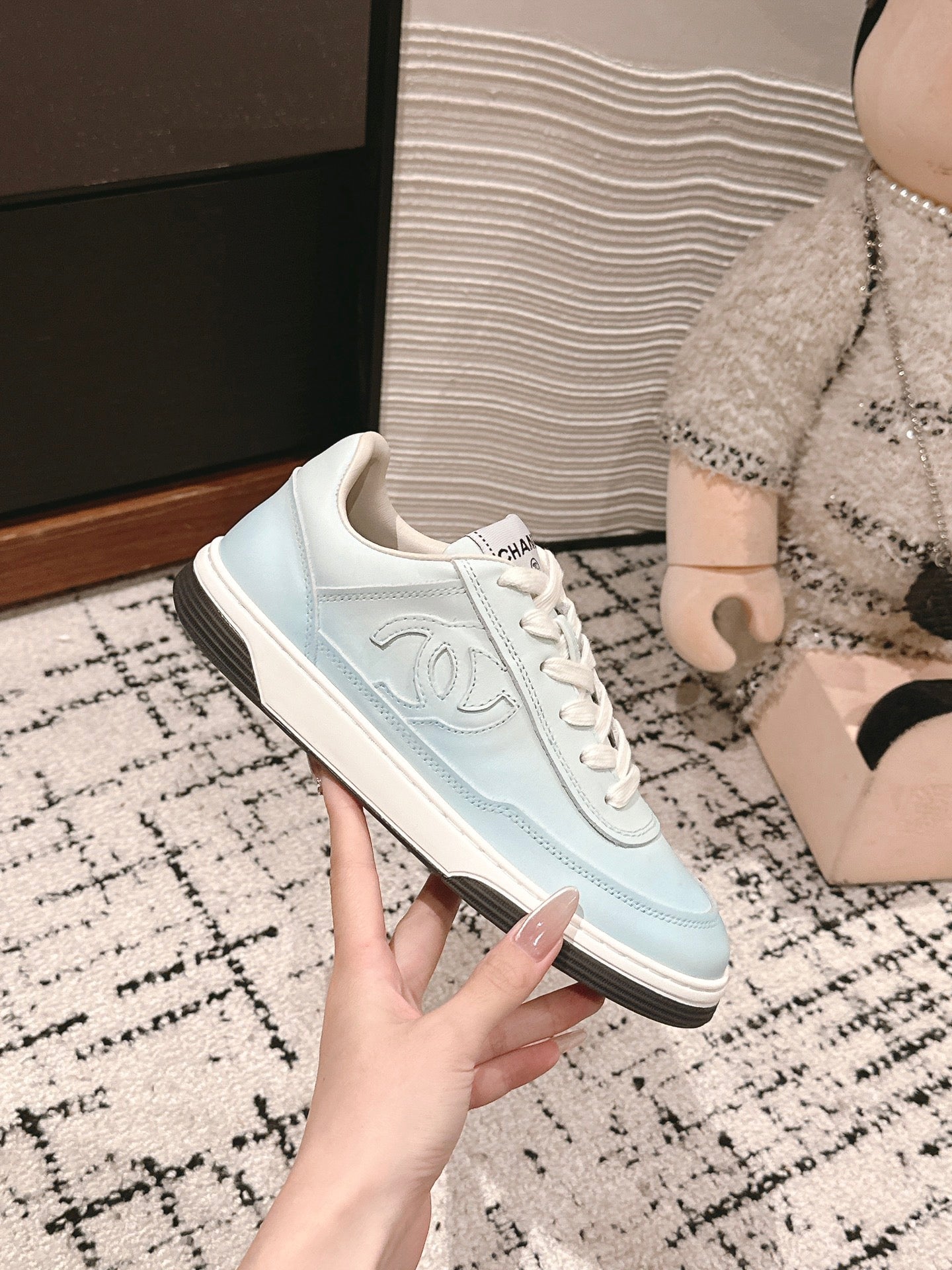 SNEAKER IN BLUE PASTEL HAND-POLISHED CALFSKIN 977829 - 35