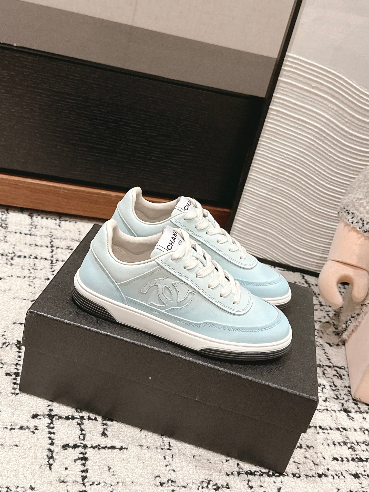 SNEAKER IN BLUE PASTEL HAND-POLISHED CALFSKIN 977829 - 35