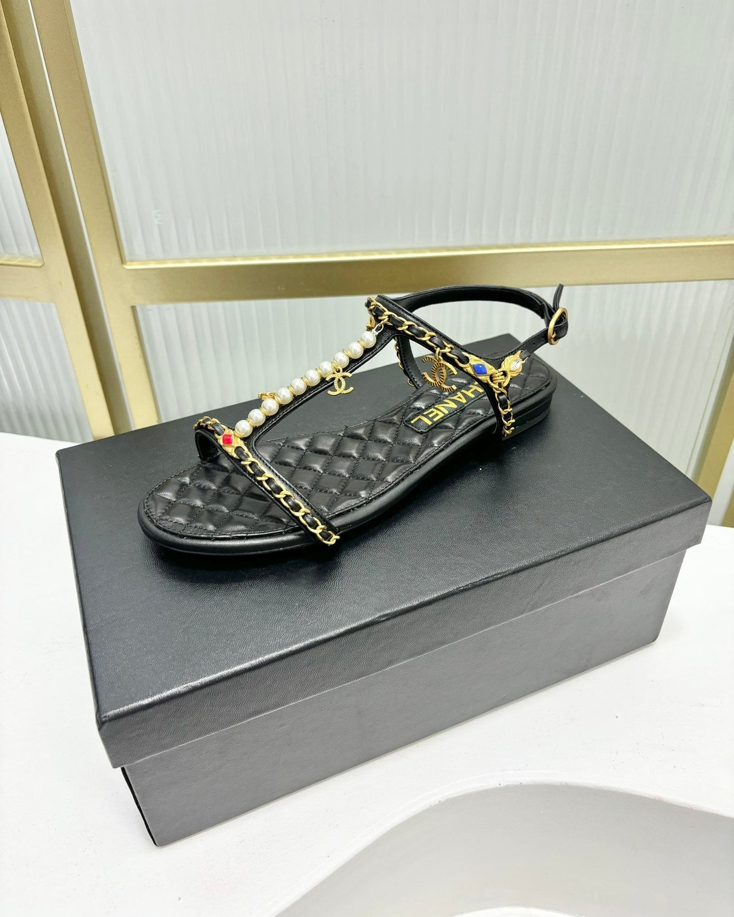 SANDALS PEARL CHAIN IN BLACK COWHIDE - 35
