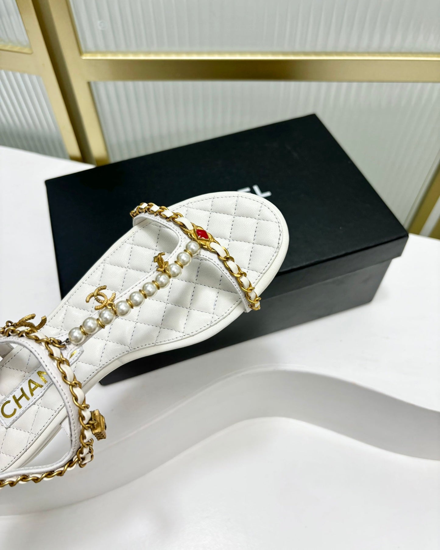 SANDALS PEARL CHAIN IN WHITE COWHIDE - 35