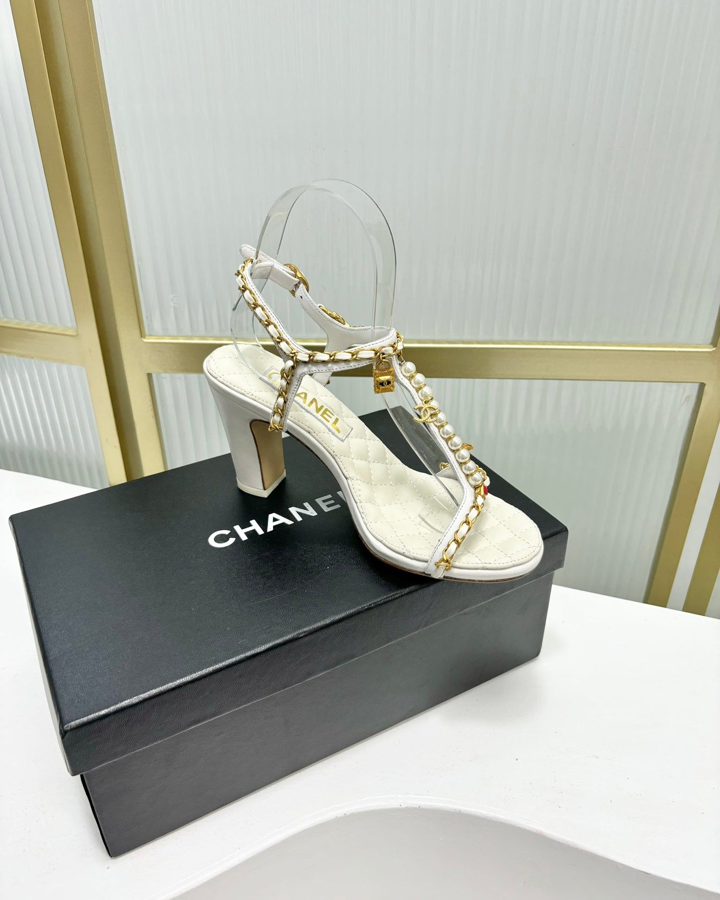 HIGH HEELS PEARL CHAIN IN WHITE COWHIDE - 35