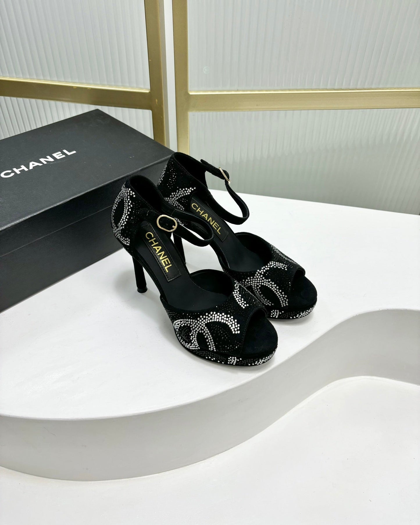 HIGH HEELS ONE STRAP IN BLACK GOATSKIN - 35