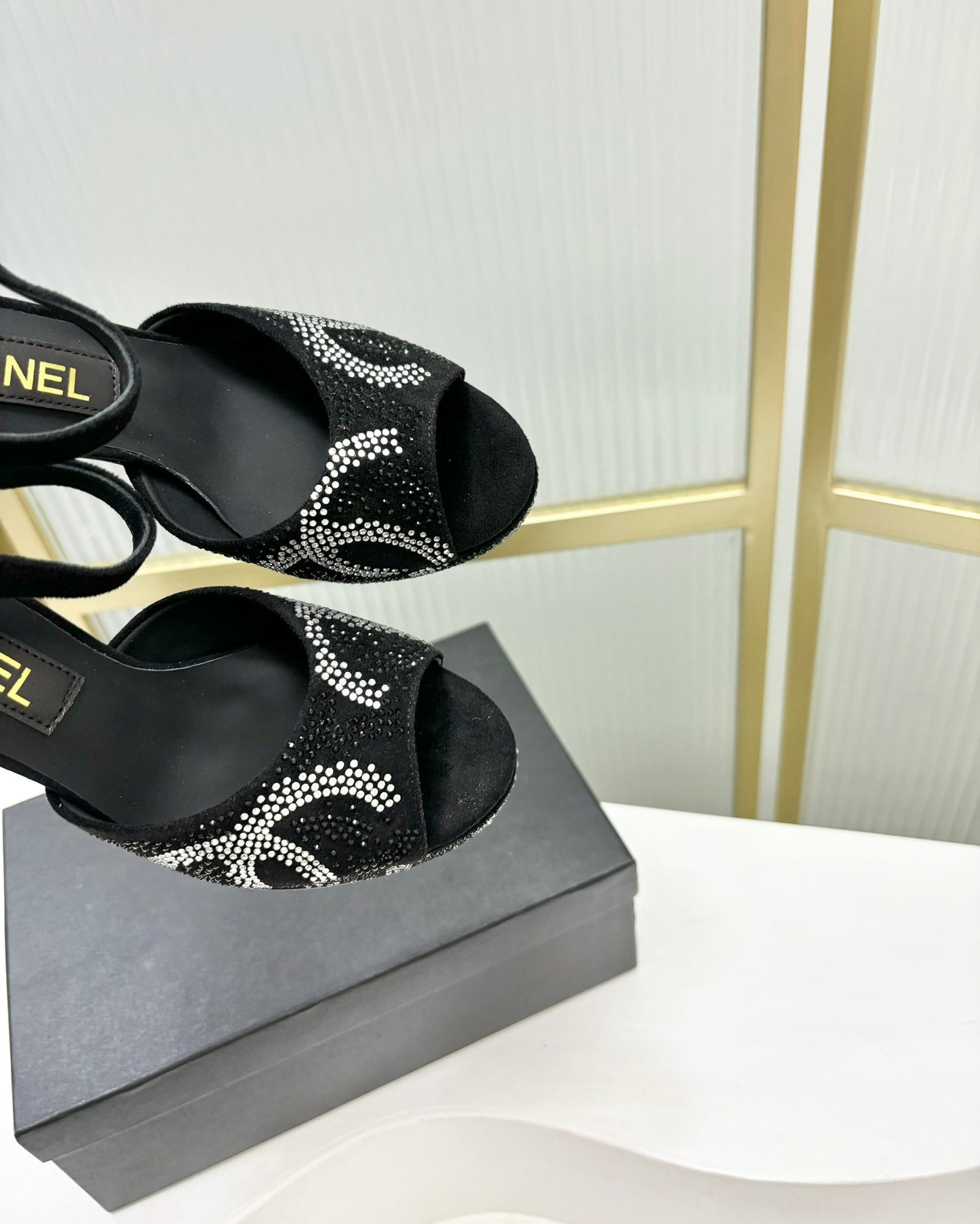 HIGH HEELS ONE STRAP IN BLACK GOATSKIN - 35