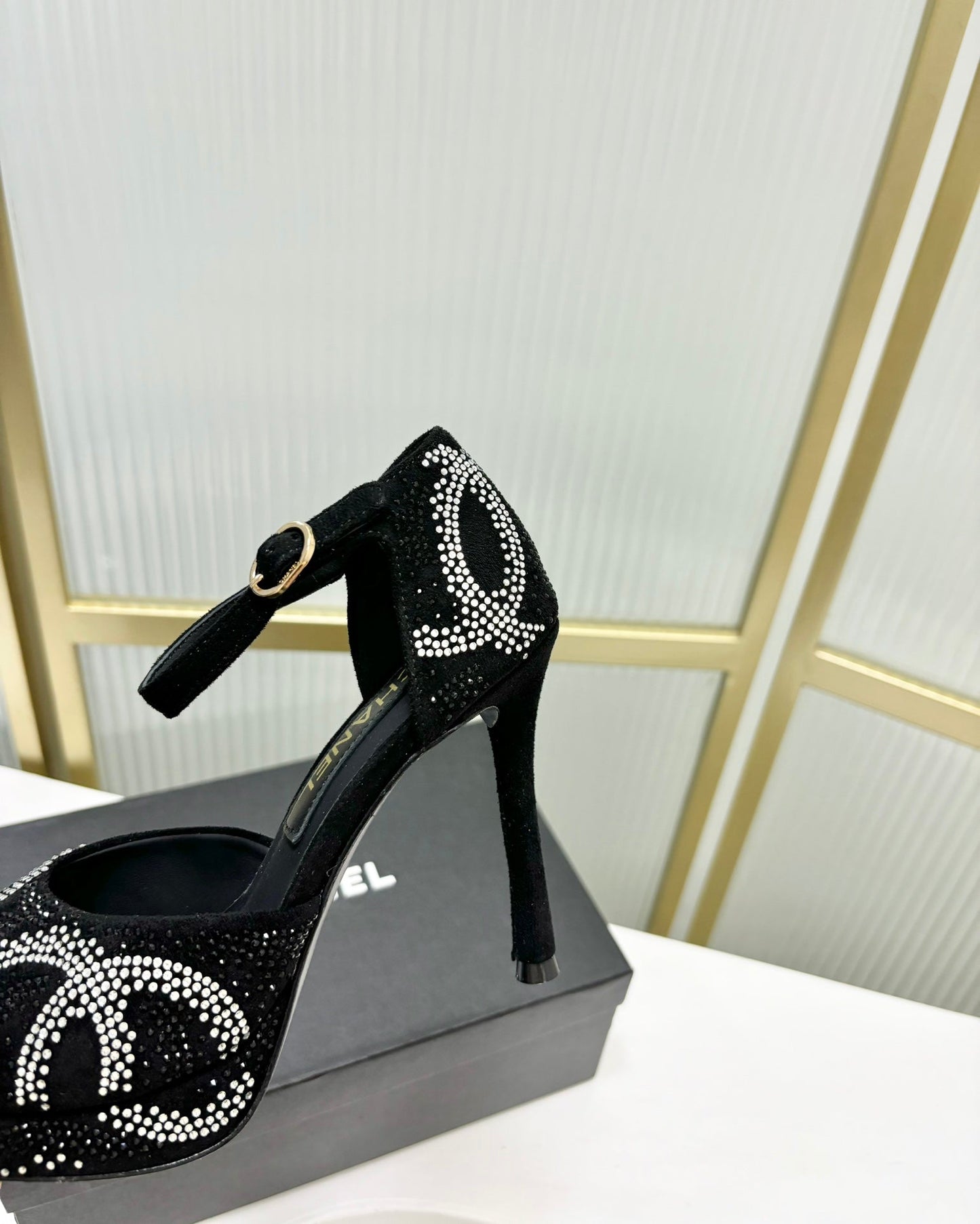 HIGH HEELS ONE STRAP IN BLACK GOATSKIN - 35
