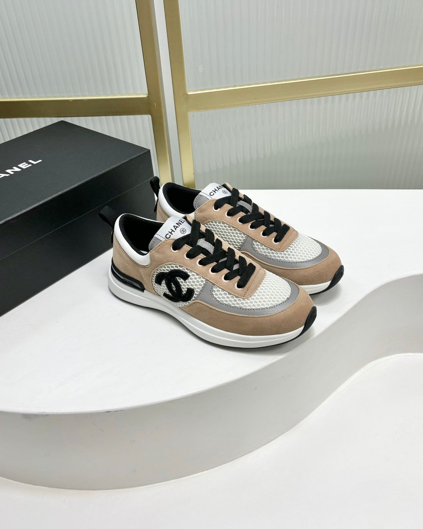 SNEAKER IN TAN BROWN SUEDE AND GREY BREATHABLE MESH - 35
