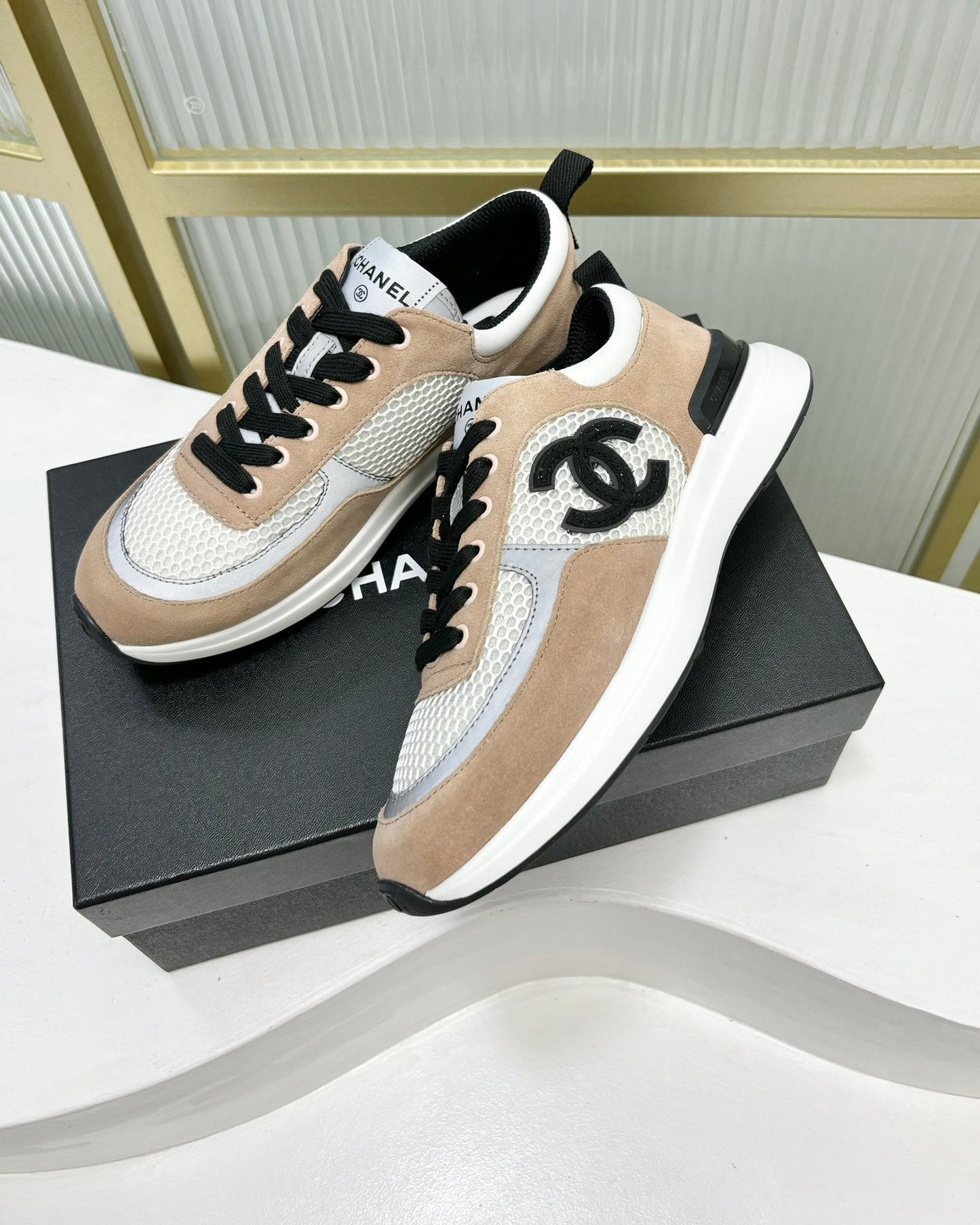 SNEAKER IN TAN BROWN SUEDE AND GREY BREATHABLE MESH - 35