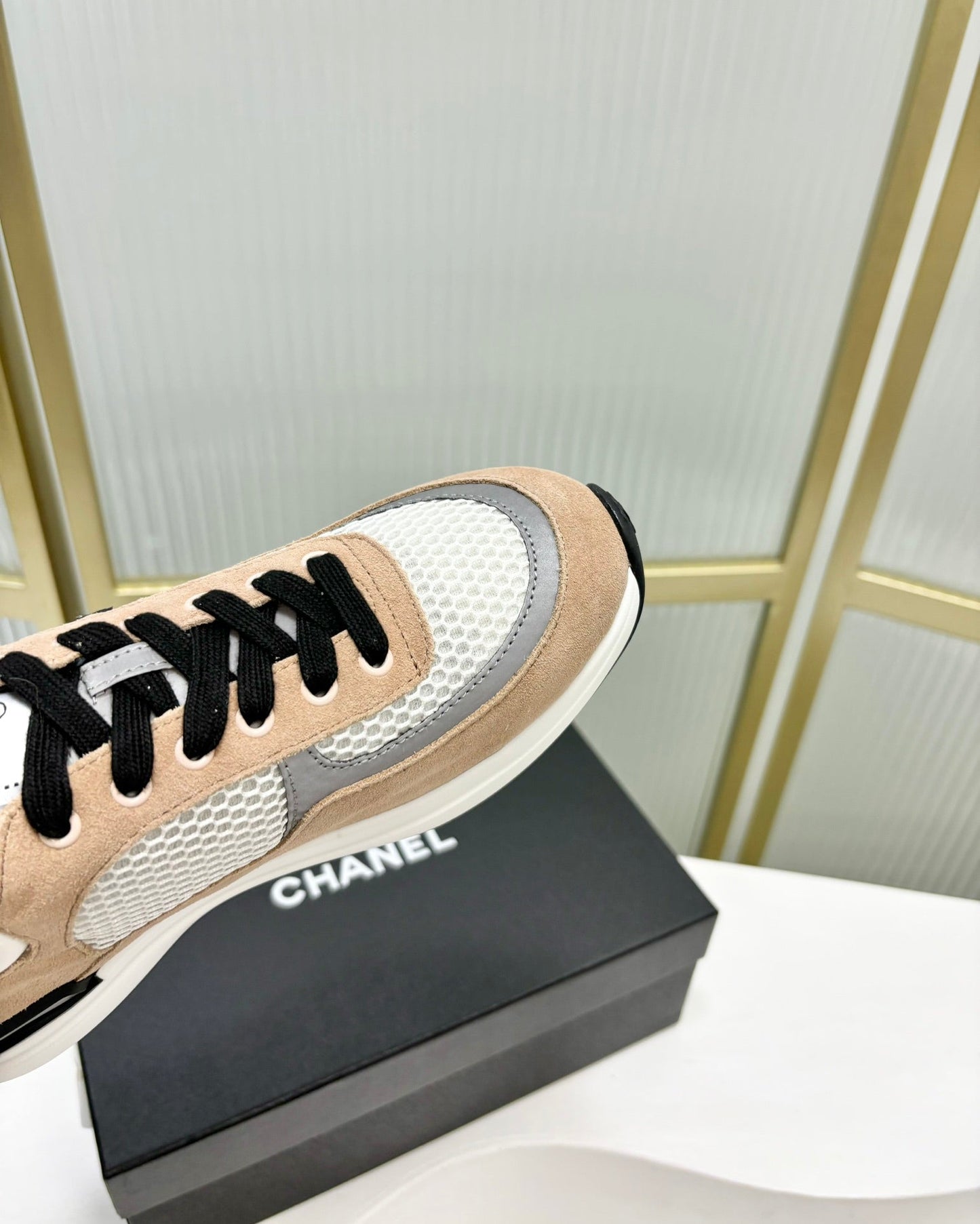 SNEAKER IN TAN BROWN SUEDE AND GREY BREATHABLE MESH - 35