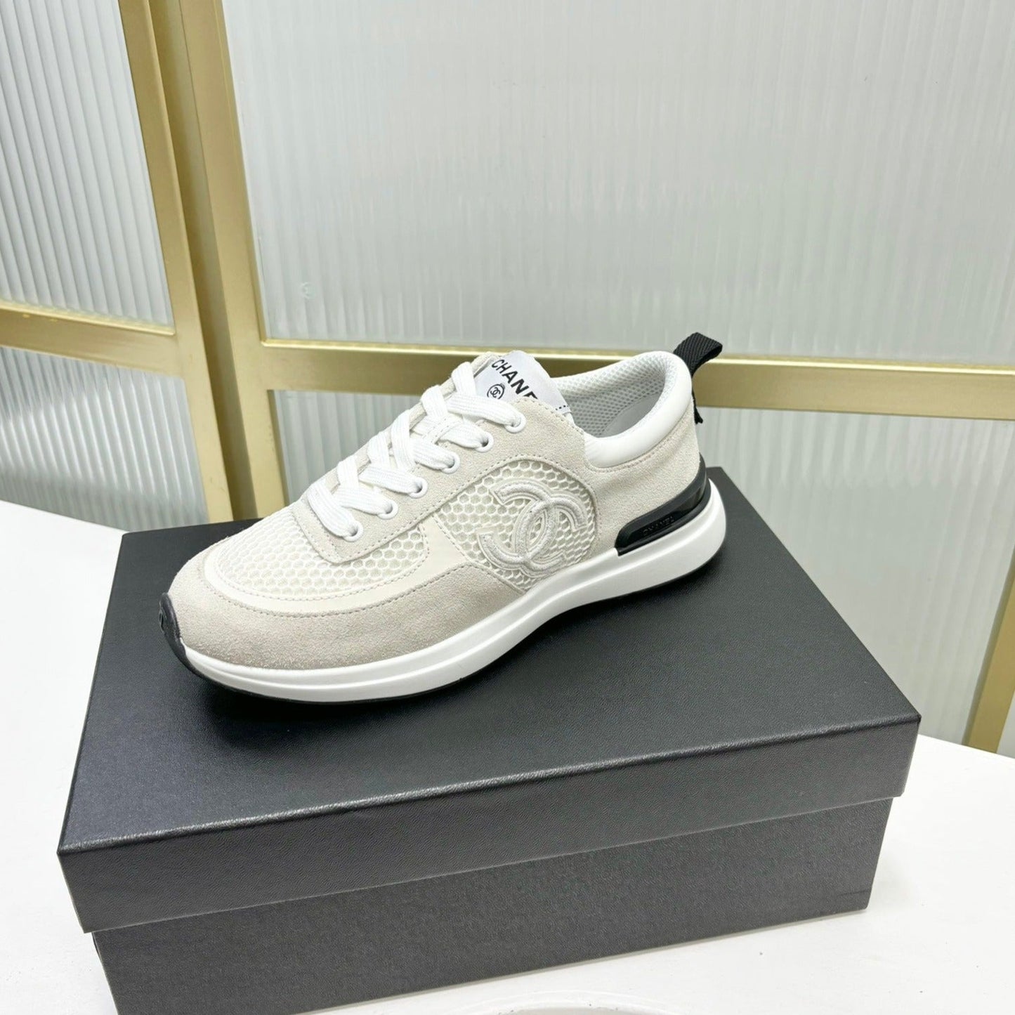 SNEAKER IN GREY SUEDE AND WHITE BREATHABLE MESH - 35