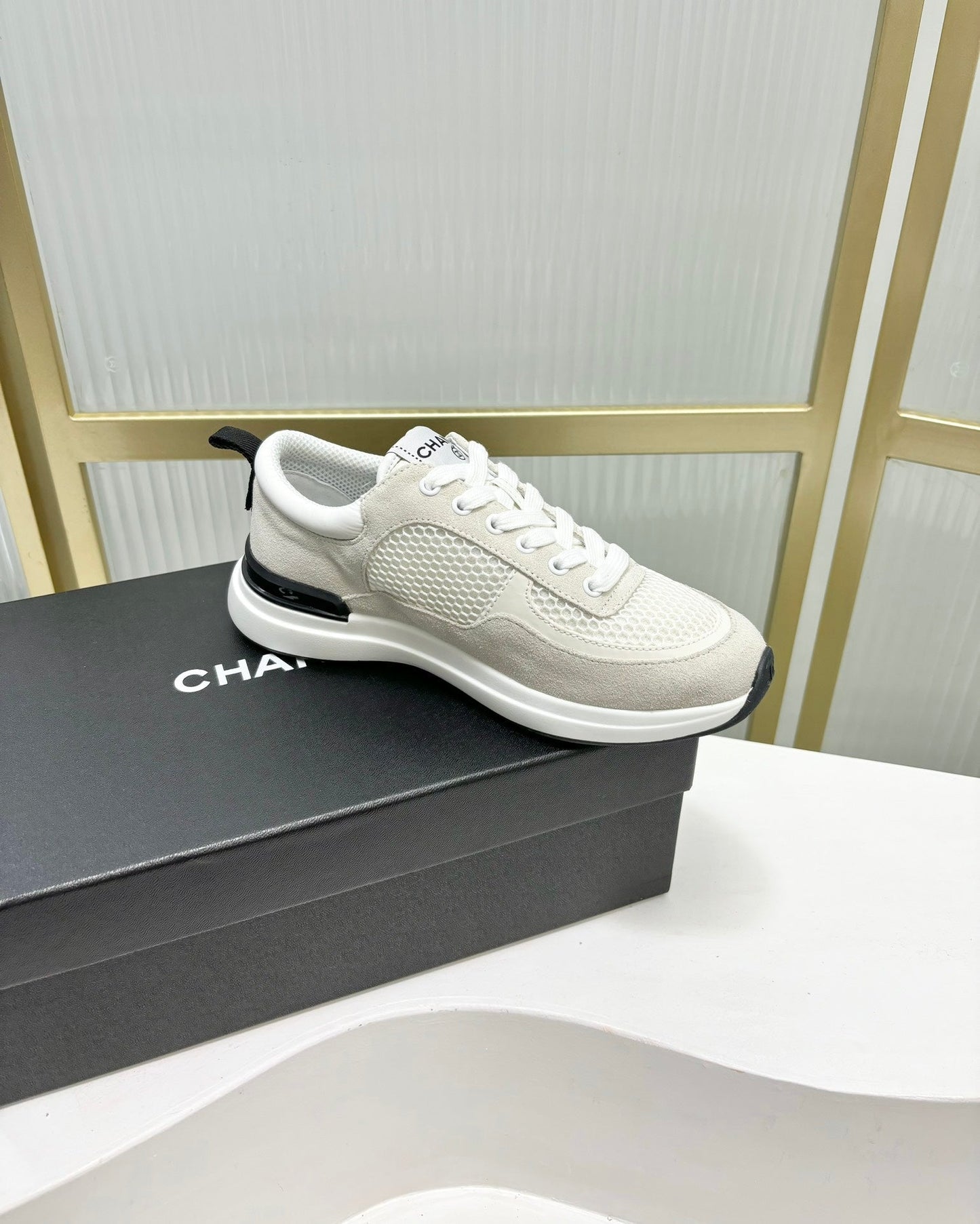 SNEAKER IN GREY SUEDE AND WHITE BREATHABLE MESH - 35
