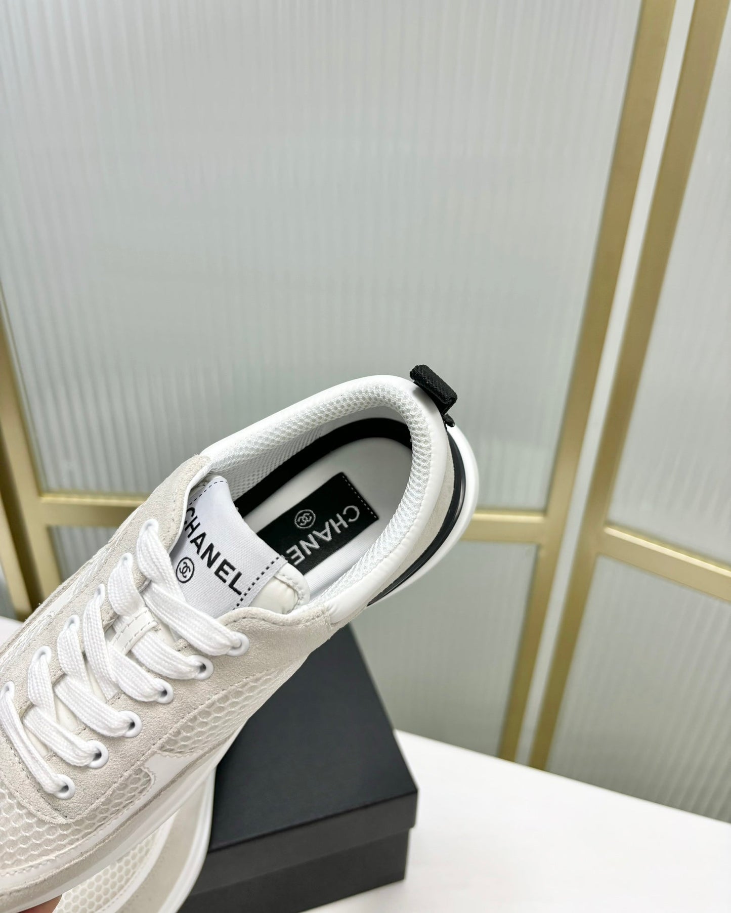 SNEAKER IN GREY SUEDE AND WHITE BREATHABLE MESH - 35