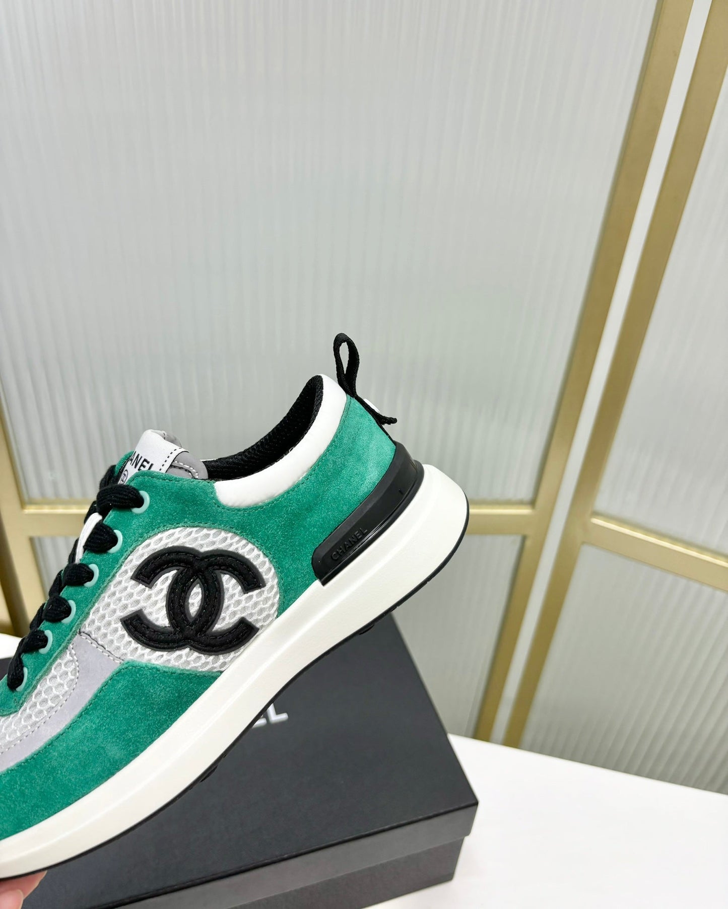 SNEAKER IN JADE GREEN SUEDE AND GREY BREATHABLE MESH - 35
