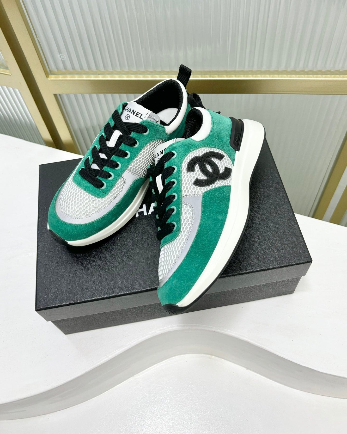 SNEAKER IN JADE GREEN SUEDE AND GREY BREATHABLE MESH - 35