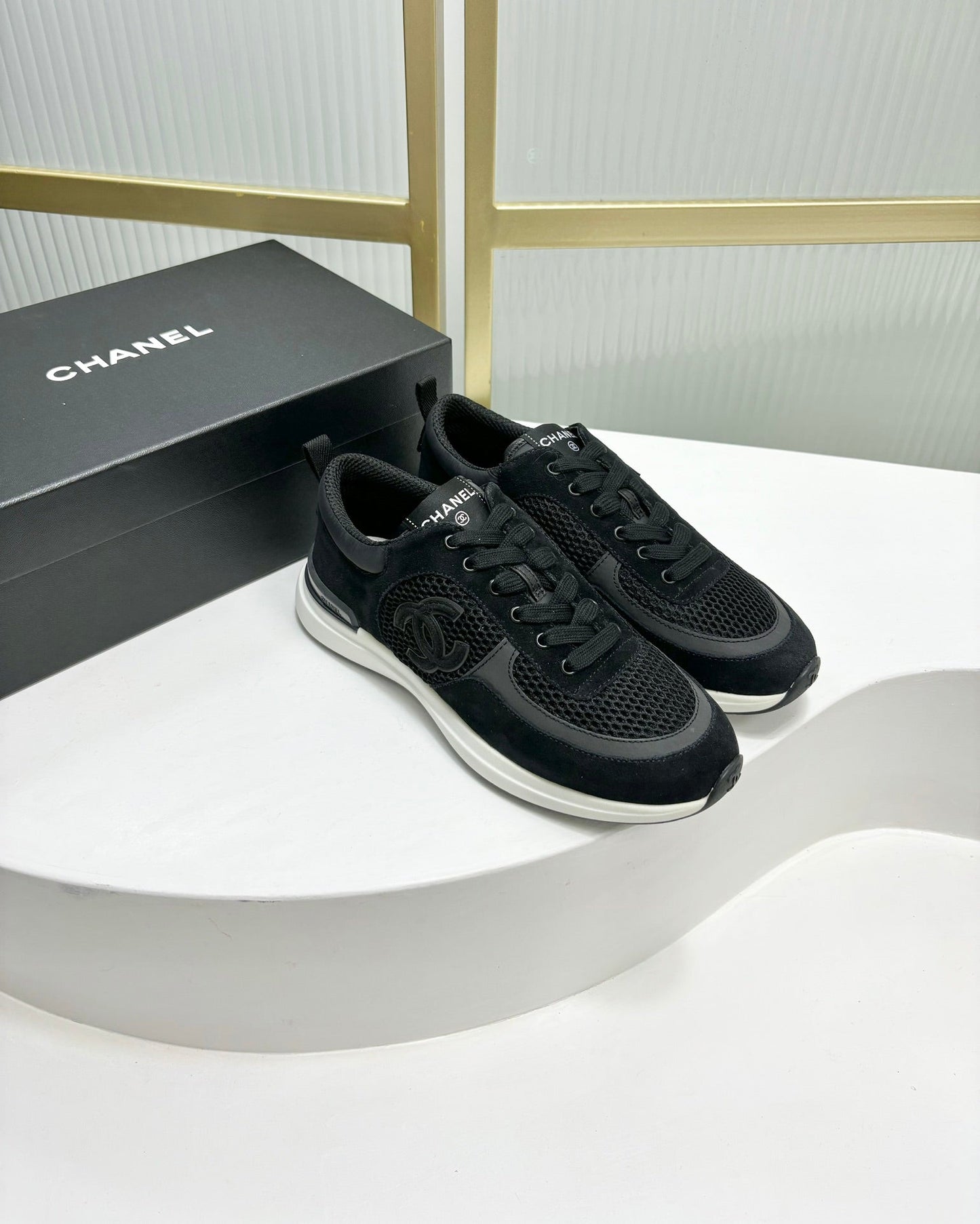 SNEAKER IN BLACK SUEDE AND BREATHABLE MESH - 35