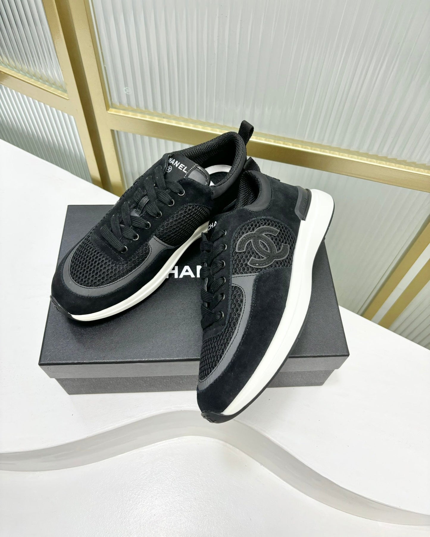 SNEAKER IN BLACK SUEDE AND BREATHABLE MESH - 35