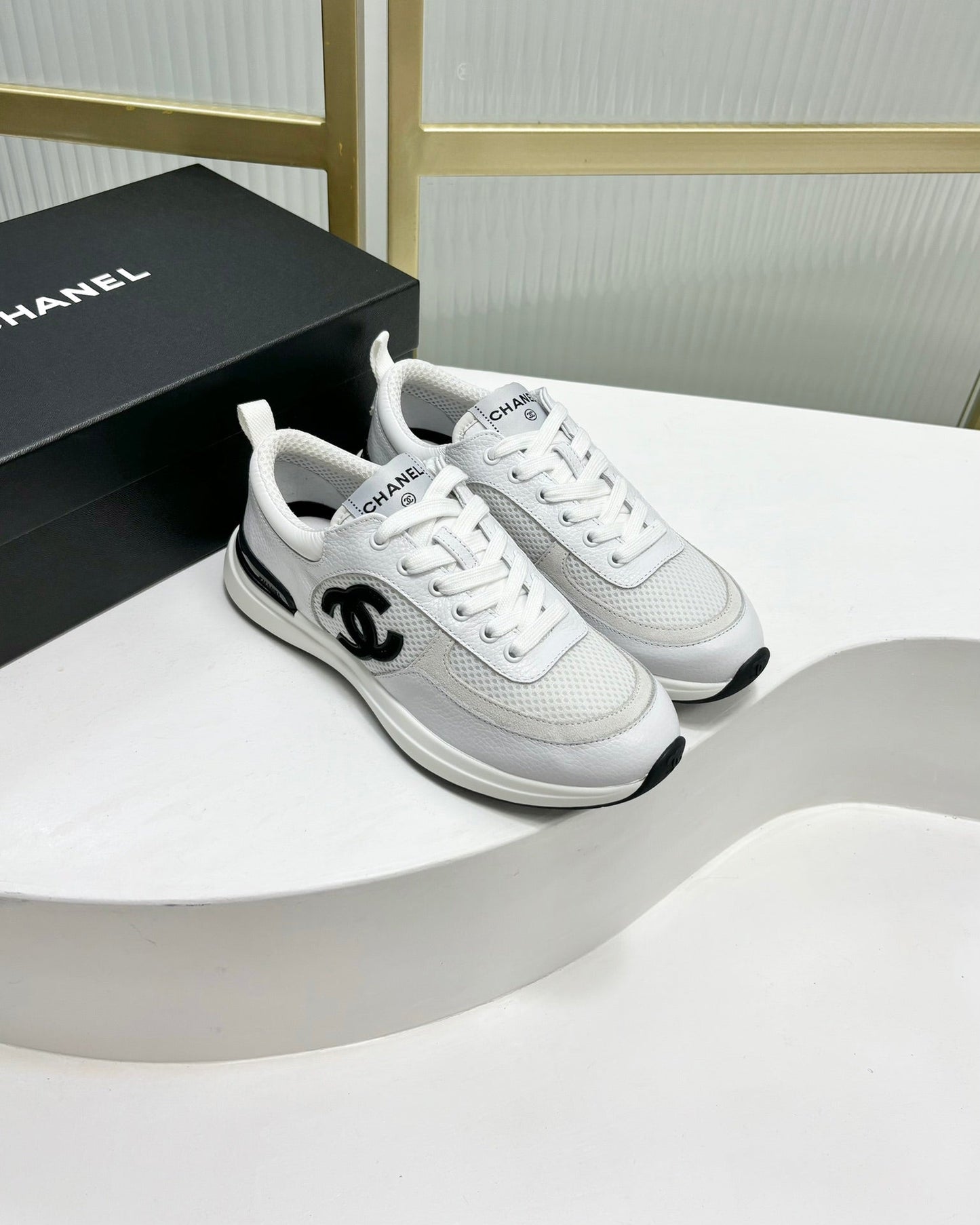 SNEAKER IN WHITE SUEDE AND BREATHABLE MESH - 35