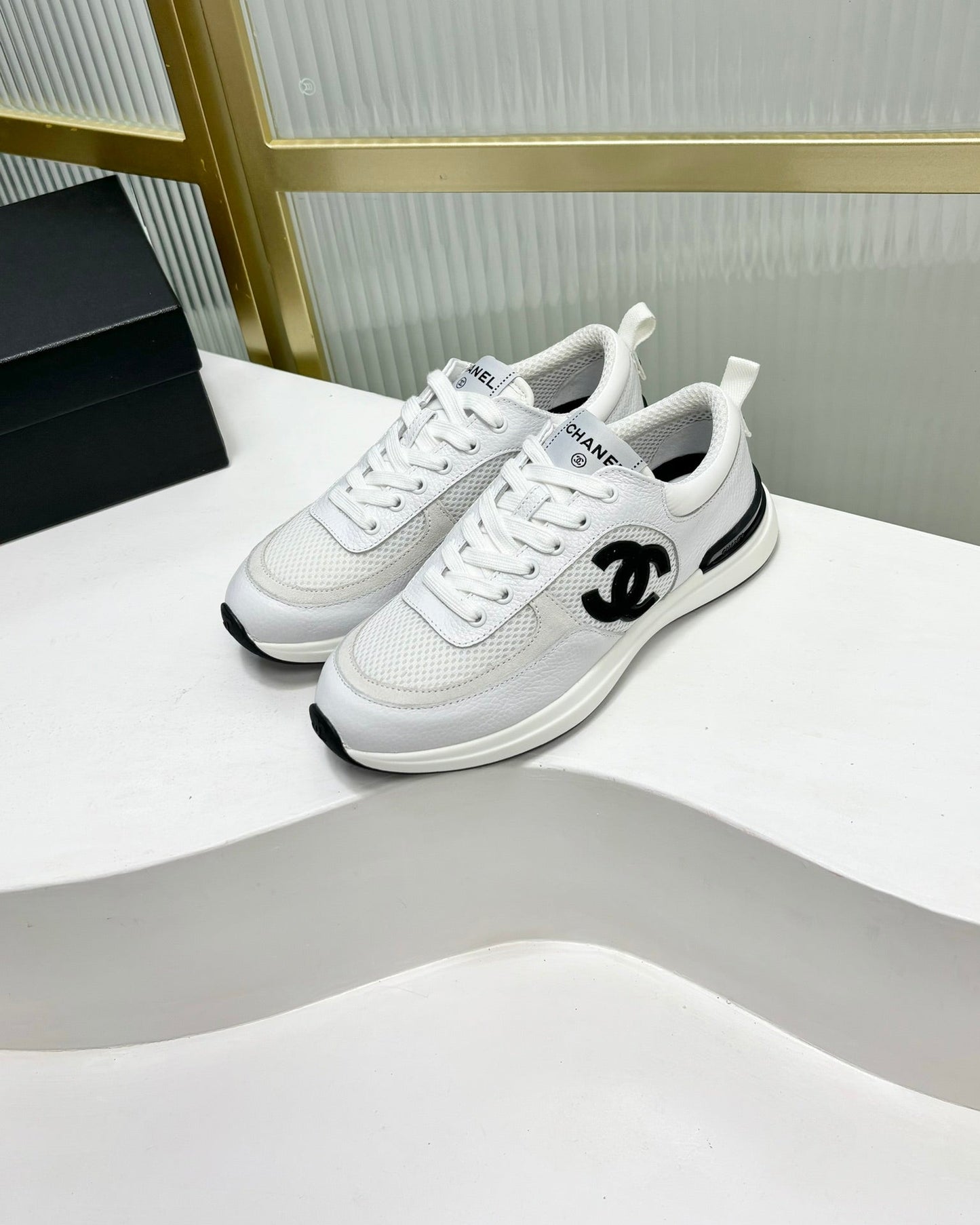SNEAKER IN WHITE SUEDE AND BREATHABLE MESH - 35