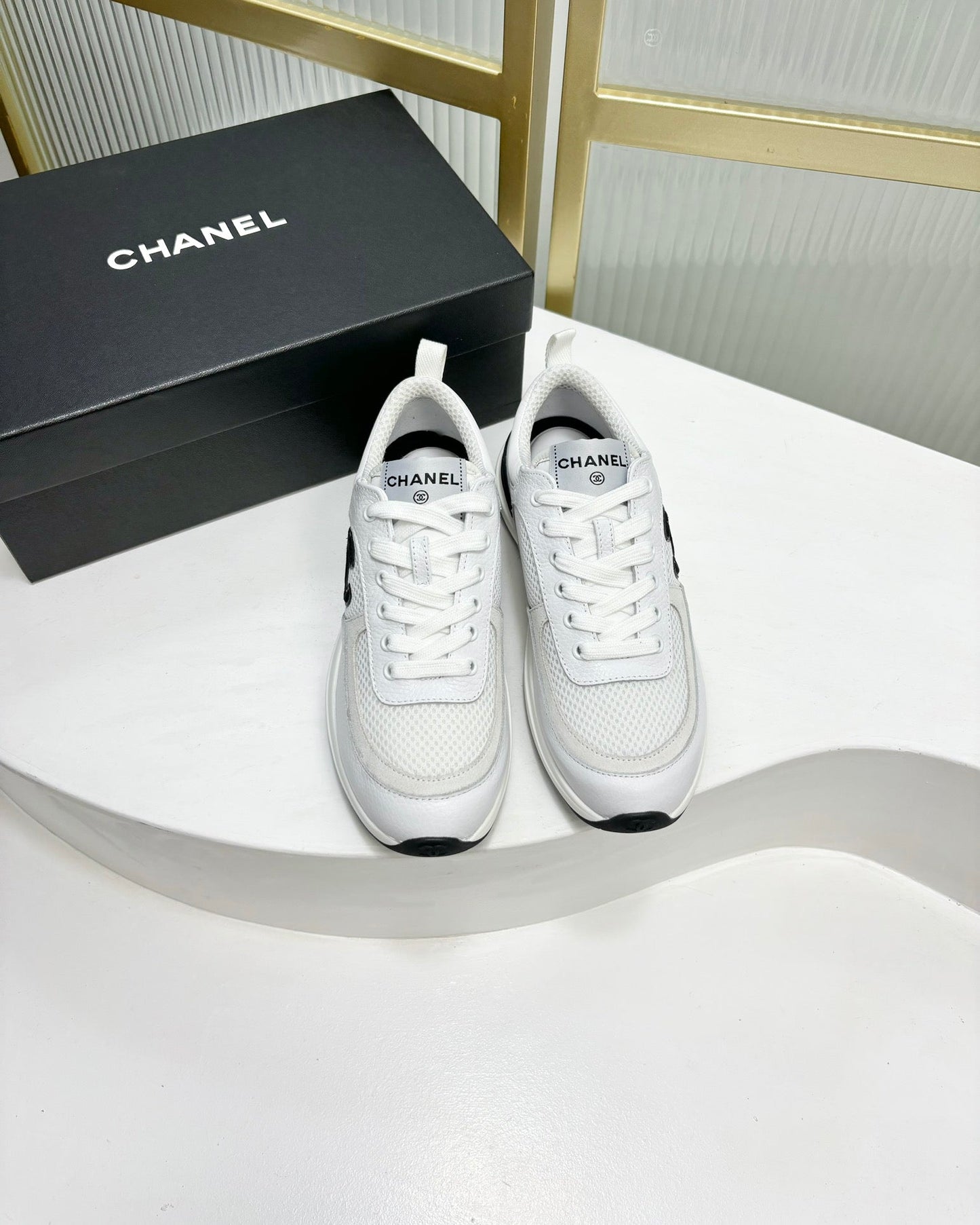 SNEAKER IN WHITE SUEDE AND BREATHABLE MESH - 35