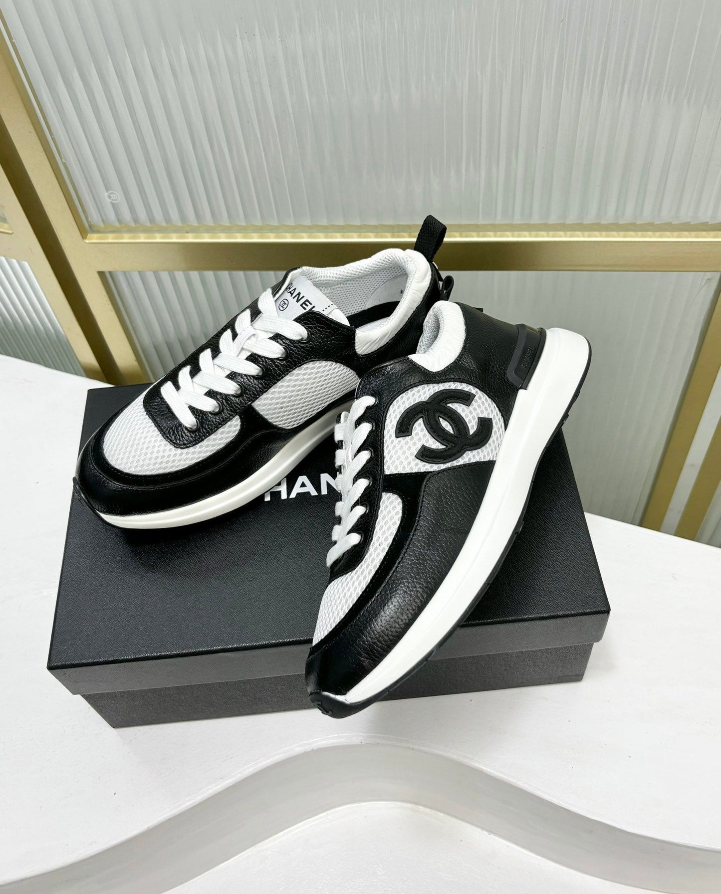 SNEAKER IN BLACK CALFSKIN AND GREY BREATHABLE MESH - 35