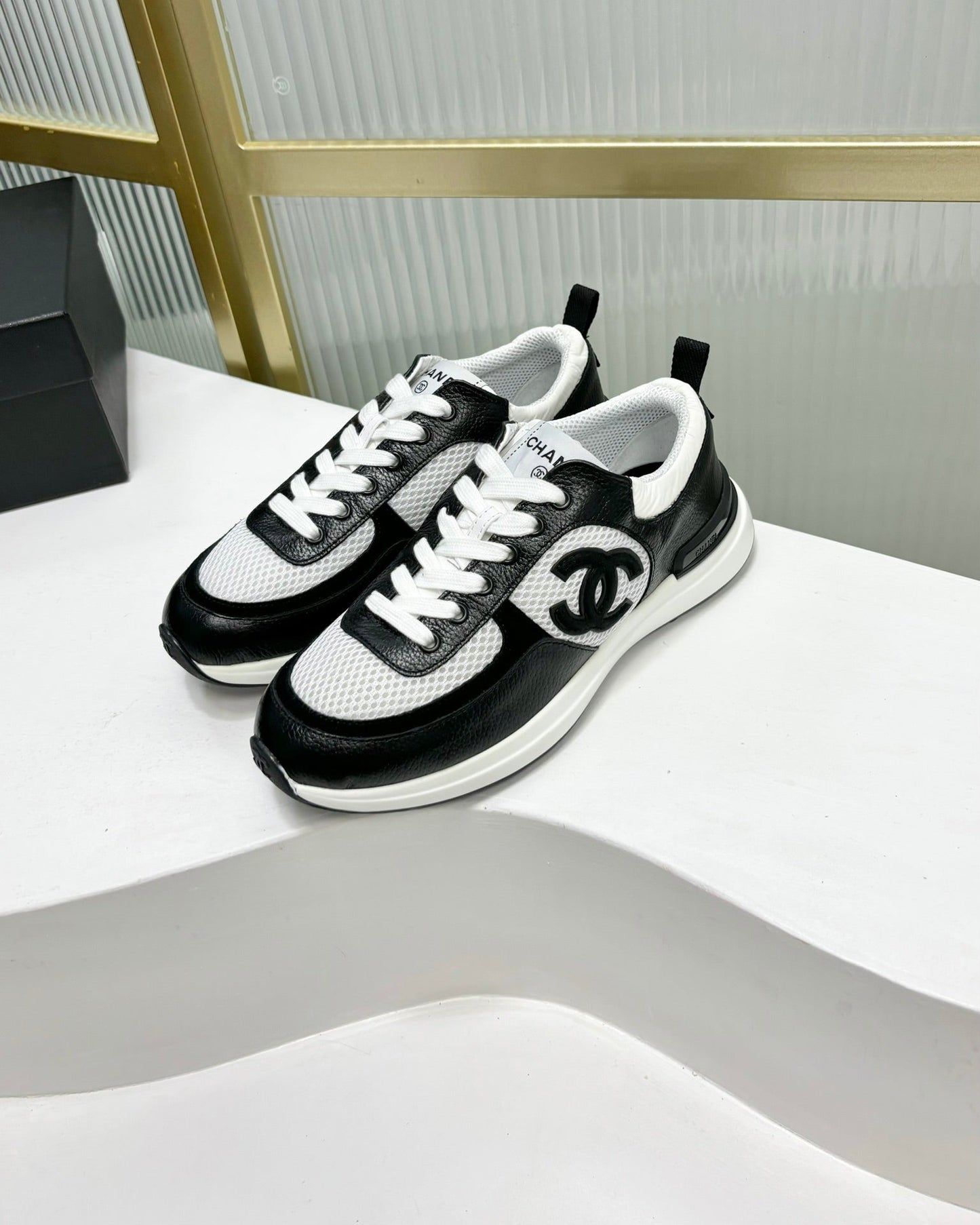 SNEAKER IN BLACK CALFSKIN AND GREY BREATHABLE MESH - 35
