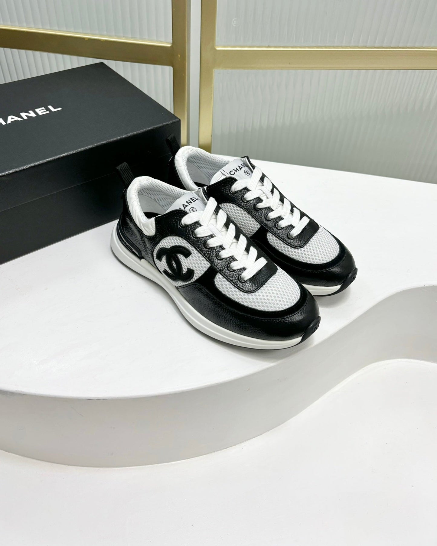SNEAKER IN BLACK CALFSKIN AND GREY BREATHABLE MESH - 35