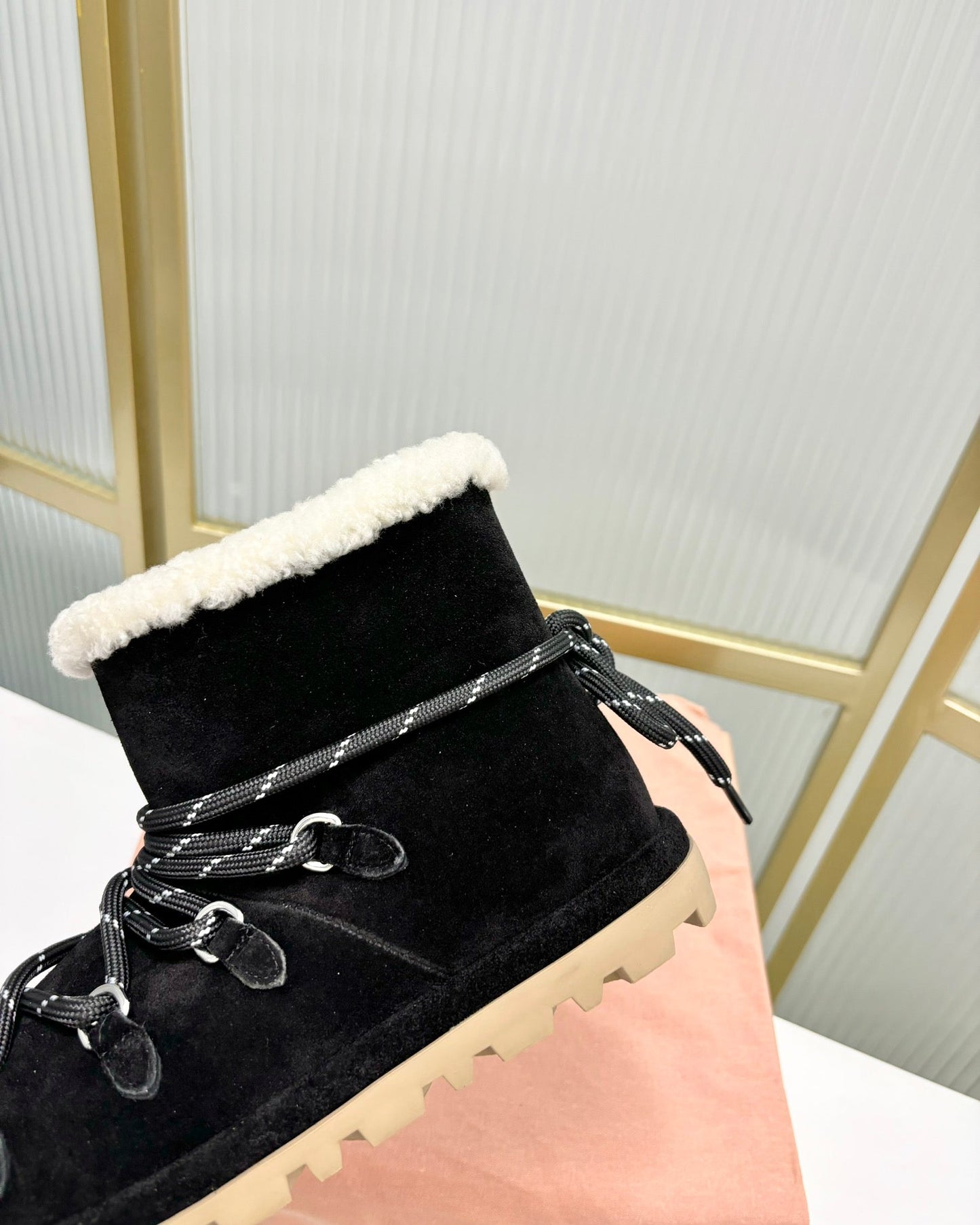 LACE-UP ANKLE BOOTS IN BLACK SUEDE AND FLEECE LINING - 35