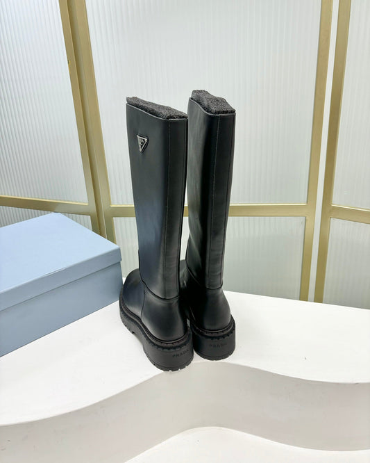 KNEE BOOTS WITH TRIANGLE LOGO IN BLACK CALFSKIN - 35