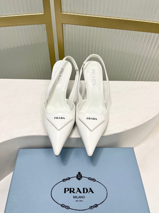 БОСОНІЖКИ PRADA 26S НА ВИСОКИХ ПІДБОРАХ-СЛІНГБЕКАХ 75 ММ З БІЛОЇ ТЕЛЯЧОЇ ШКІРИ З ЛОГОТИПОМ