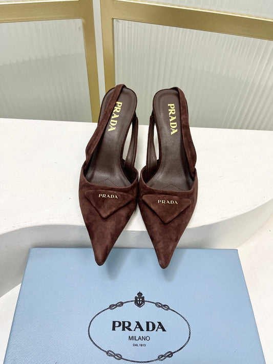 БОСОНІЖКИ PRADA 26S СЛІНГБЕК НА ПІДБОРАХ 75 ММ З ТЕМНО-КОРИЧНЕВОЇ ЗАМШІ З ЛОГОТИПОМ