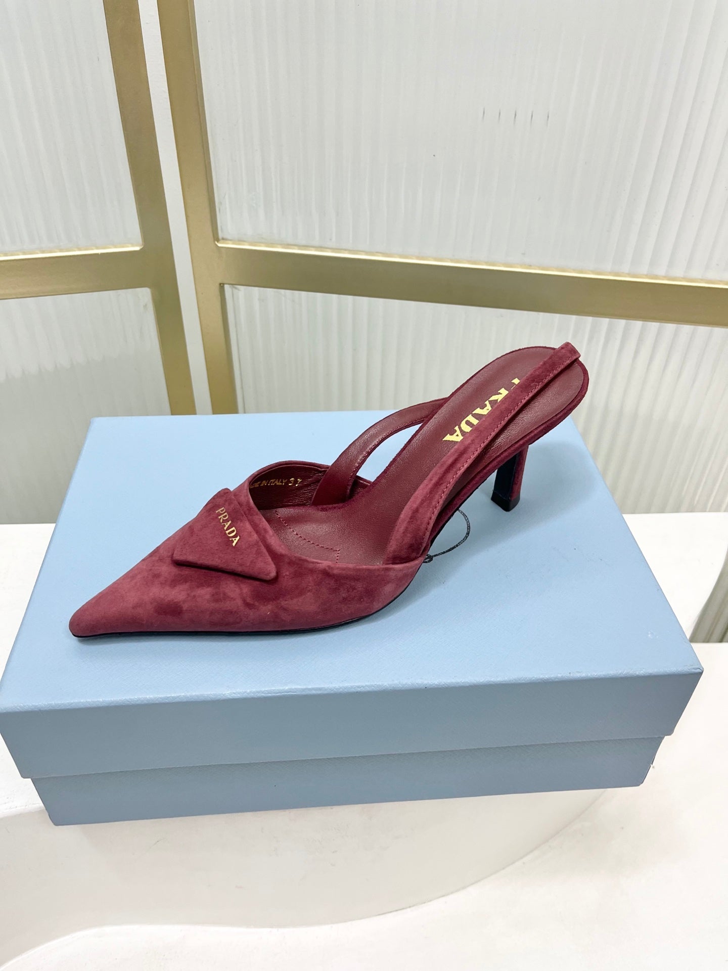 БОСОНІЖКИ PRADA 26S НА ВИСОКИХ ПІДБОРАХ 75 ММ З ТЕМНО-ЧЕРВОНОЇ ЗАМШІ З ЛОГОТИПОМ